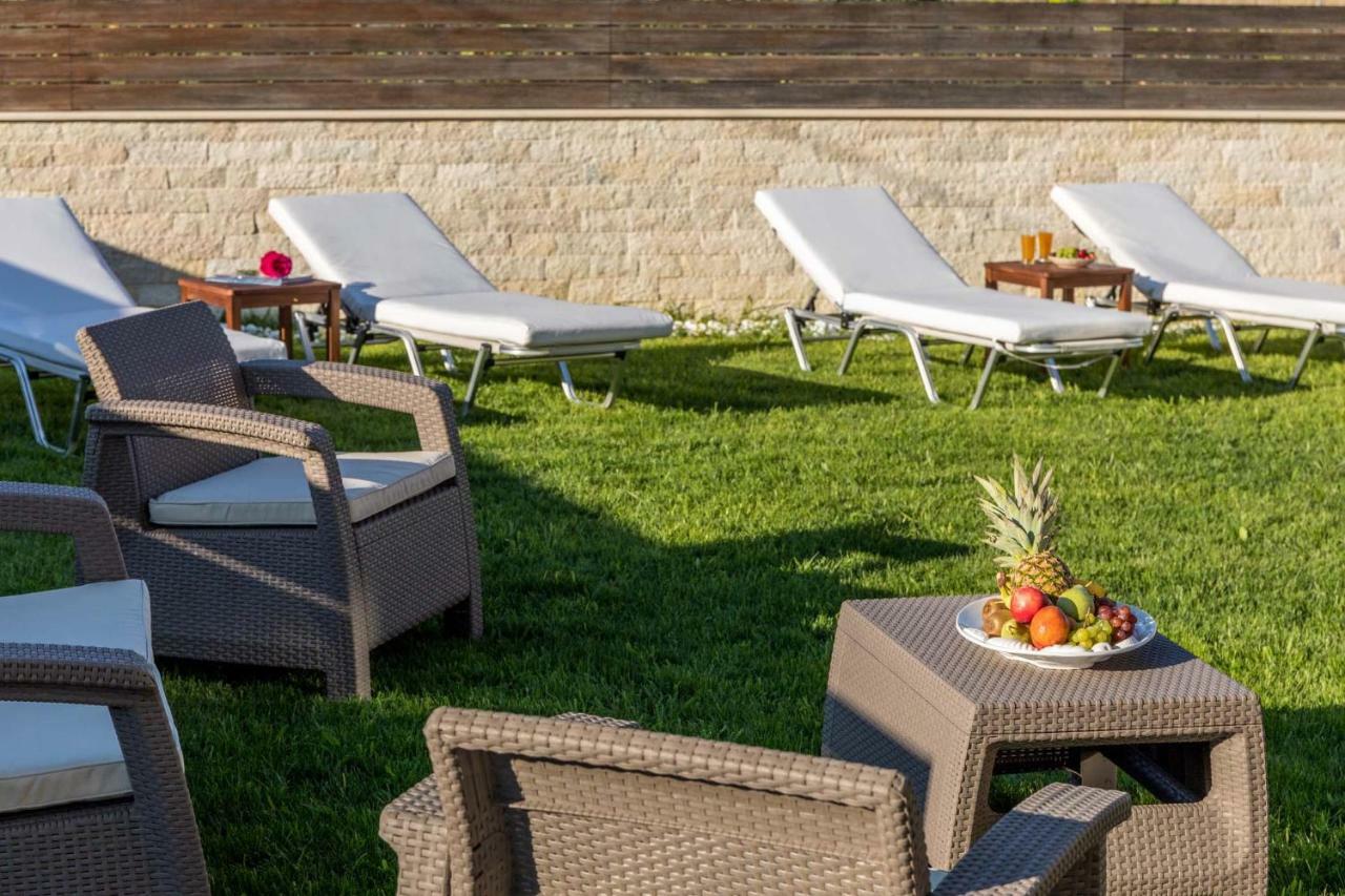 Villa Nissos Línia 外观 照片