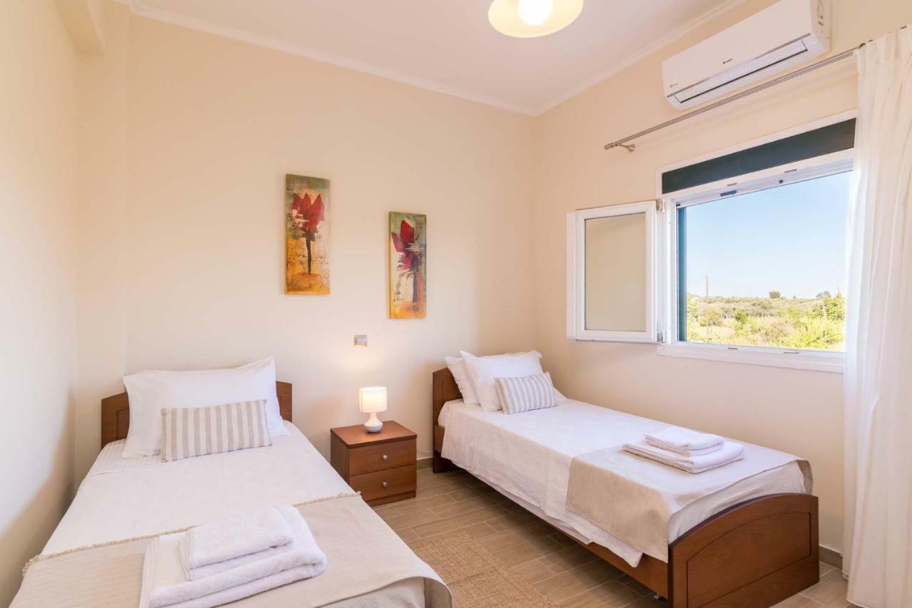 Villa Nissos Línia 外观 照片