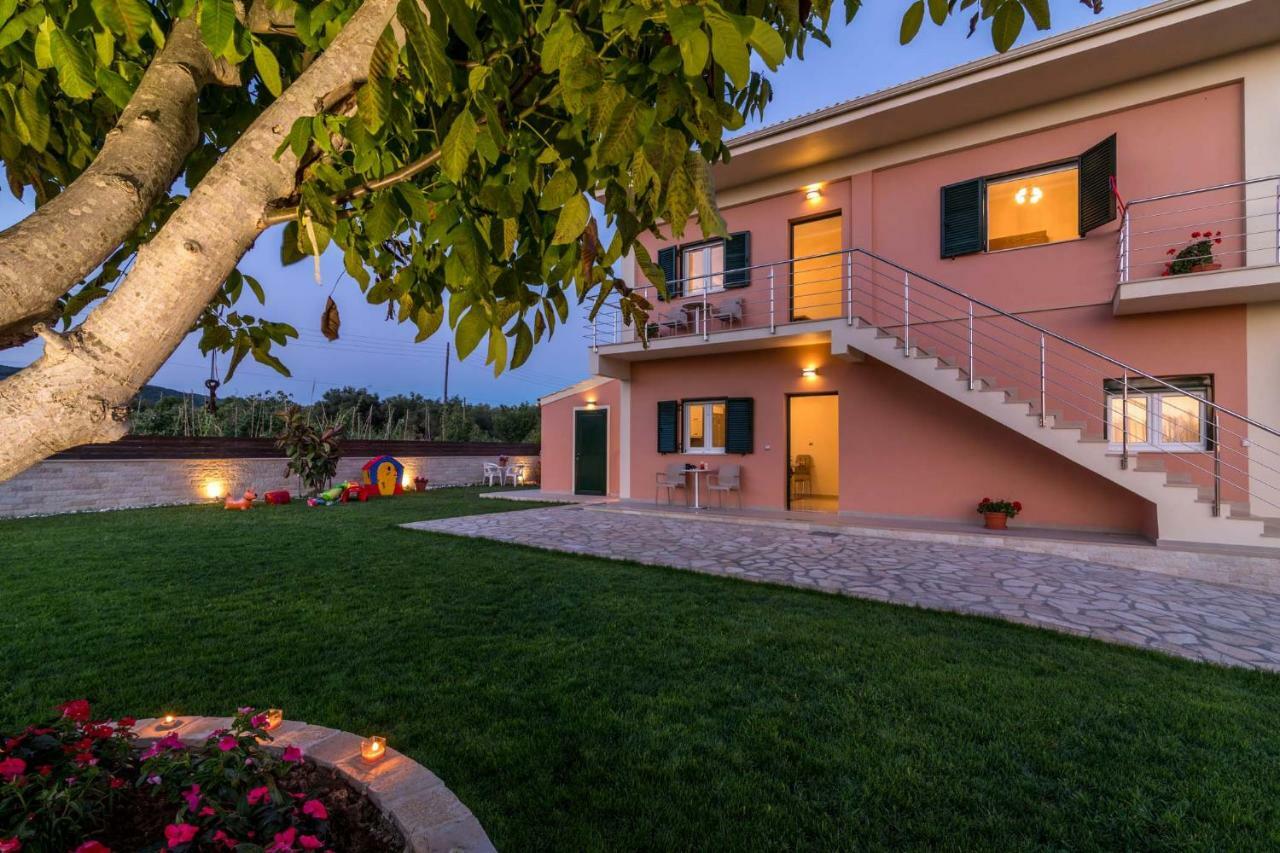 Villa Nissos Línia 外观 照片